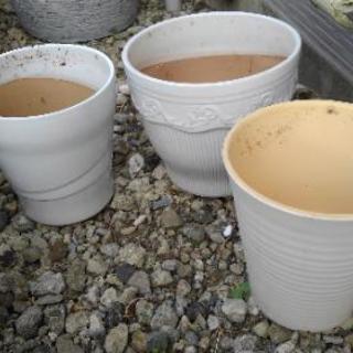 商談中　陶器の植木鉢３個　