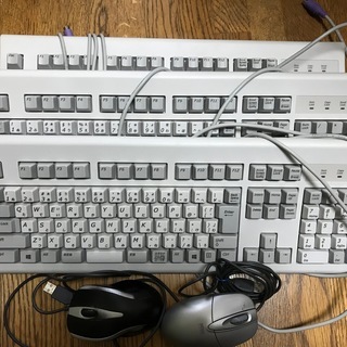 パソコンキーボードとマウス
