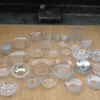 【0円無料】たくさんの可愛いガラス製品　お皿、鉢、小鉢、ボール、...