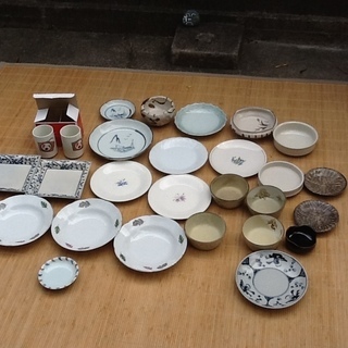 【0円・少し減っています】たくさんのレトロな陶器、和食器　お皿、...