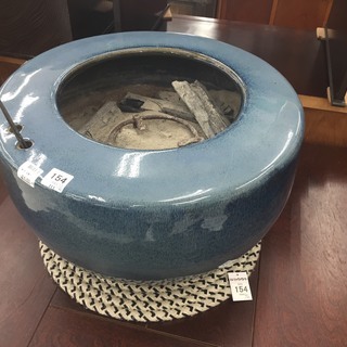 取りに来て頂ける方限定!陶器で出来た火鉢のご紹介です! 取りに来て頂ける方限定!陶器で出来た火鉢のご紹介です!
