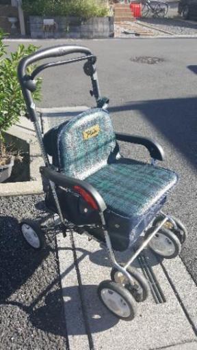 新品同様　買い物用バギー　近郊エリアは無料配達致します。