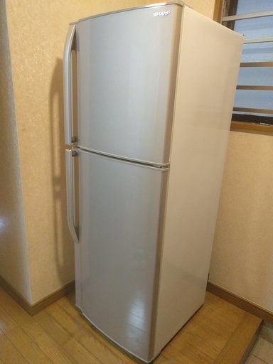 シャープ2ドア冷蔵庫228L SJ-23T-S 2011年製