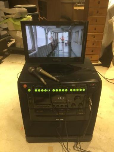カラオケマシーン19型REGZA付き
