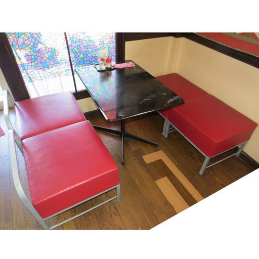 A テーブル１点イス４点喫茶店テーブルセット椅子サイズ幅５５奥行５３座面高さ３９ ｃｍ ダイニングセット とまと 羽島市役所前のダイニングセット の中古あげます 譲ります ジモティーで不用品の処分