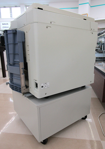 理想　Riso 輪転機　RZ670 キャスター台付き、未チェック、メンテは要相談 理想Riso 輪転機RZ670 キャスター台付き、未チェック、メンテは