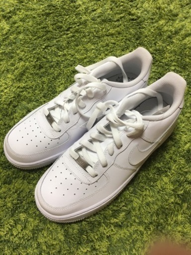 新品 ナイキ エアフォースワンLOW 24センチ