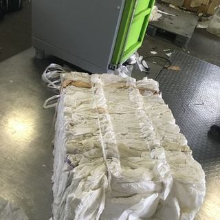 小型圧縮梱包機（ドイツ製）