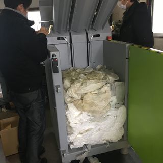 小型圧縮梱包機（ドイツ製）
