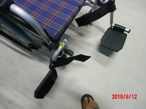 カワムラサイクル自走介助兼用車椅子　12000円　KA822B