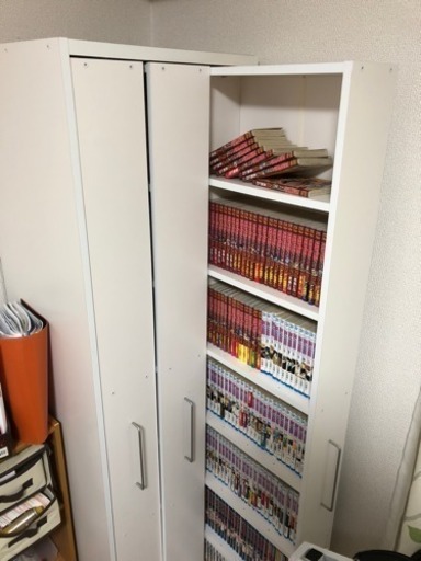 値下げ！スリムだから便利！スライド式本棚 コミック550冊以上収納 大容量 収納棚