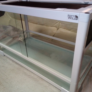 爬虫類・両生類などの飼育キット　一般販売価格　約40,000円相当　