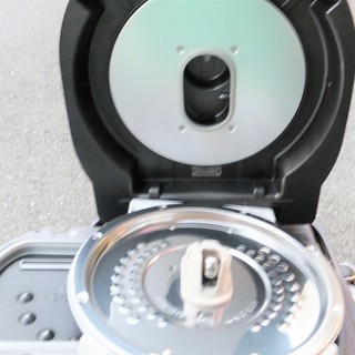 ☆日立 HITACHI RZ-TW3000K 5.5合炊き 圧力&スチームIHジャー炊飯器◆ふっくらもちもち美味しいご飯