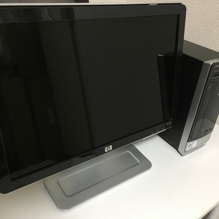  液晶モニターとパソコン本体のセット