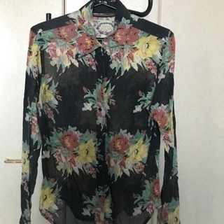 MOUSSY 花柄シャツ 黒 size2