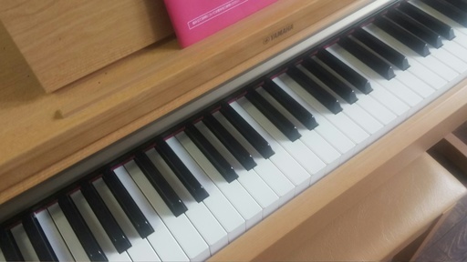 電子ピアノ　ヤマハ　YDP-162C　2014製　配送代込み　￥59.000-（配送エリア限定）