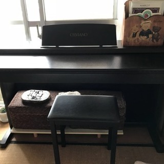電子ピアノです。子供が小さい頃使っていましたが、長い事使わずに置いてあったので、どなたか取りに来ていただける方に。