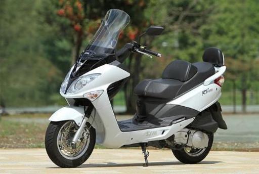 防風、メットインでパワフル124cc