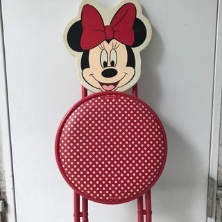 ディズニーグッズ  ミニーちゃんの折りたたみ椅子です