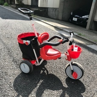 カゴ付きの三輪車2500円