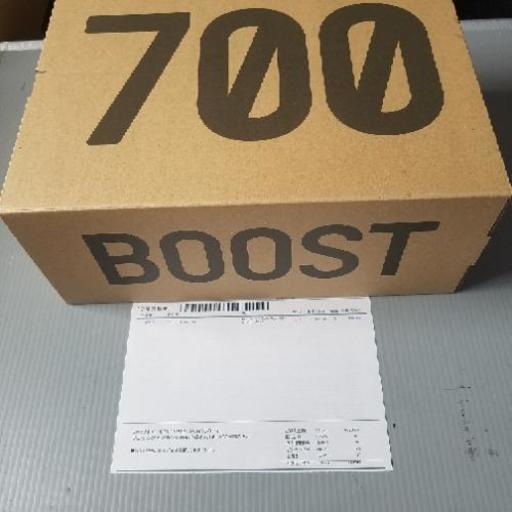 スニーカー YEEZY BOOST 700