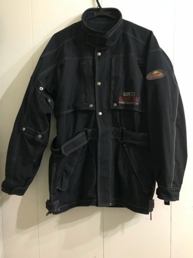 ライダーズジャケットとパンツ