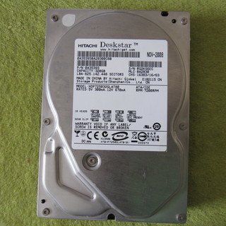 HITACHI　320GBのハードディスク　3.5インチ　IDE