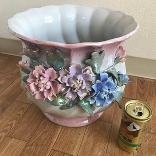 【リサイクルサービス八光　配達・設置OK】おしゃれな花柄　花瓶（中）