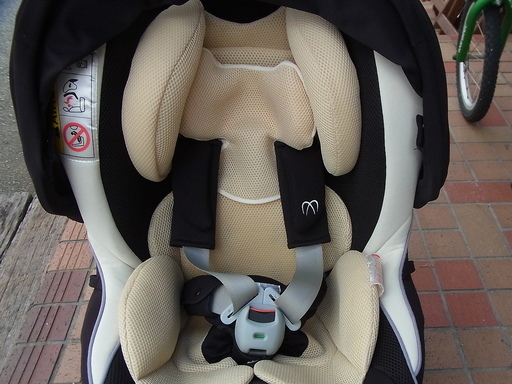 エールベベ クルットNT2 プラウド ALB870 チャイルドシート 2014年製 新生児～４歳頃