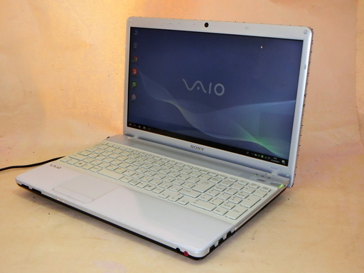 SSD128G搭載！ corei3で高速☆ 綺麗で可愛い光沢パールホワイト♪ 高