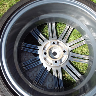 今年の2月に新品で購入スズキ・アルトにて使用。