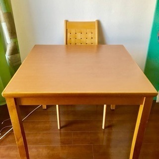 木製ダイニングテーブル 正方形 無料