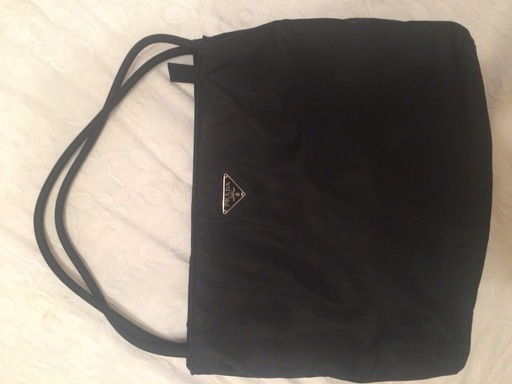 【激安】プラダ（PRADA）のバッグ（美品、参考価格：86,400円）【21日まで期間限定】
