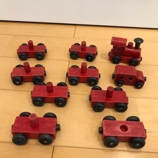 赤い木の機関車セット - 子供用品