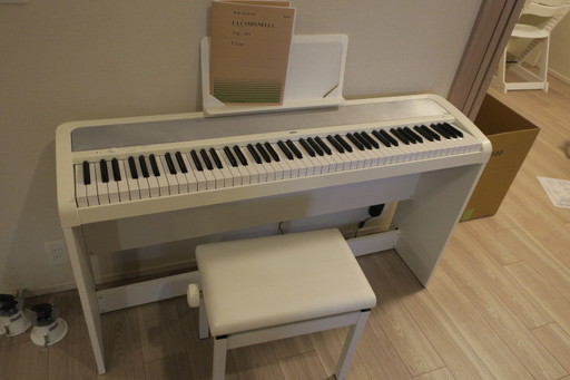 KORG コルグ / B1SP WH 2017年製 ホワイト 電子ピアノ\u0026ピアノ椅子 PC-300WHセット 展示品(18852)