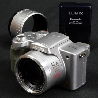 Panasonic DMC-FZ5-K LUMIX デジタルカメ...