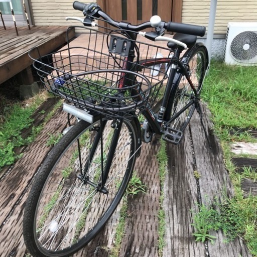 28インチ自転車です。倉庫で保管してますので、錆びはありませんが、写真に写ってるように傷はあります。