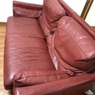 ニトリの赤いソファ