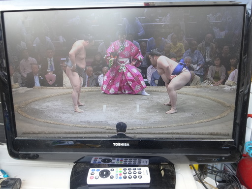 東301　東芝２２型液晶テレビ　引き取り限定