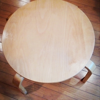 katoji 　丸い小さなテーブル　