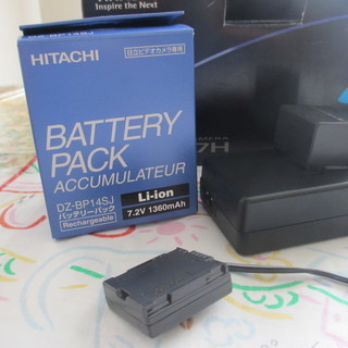 HITACHI　ビデオムービー　充電器とリチュームイオン電池　