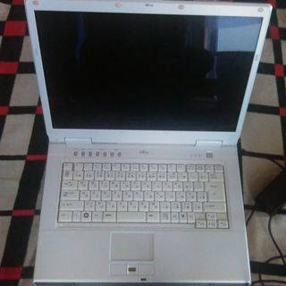 中古のパソコン FMVNF40UV