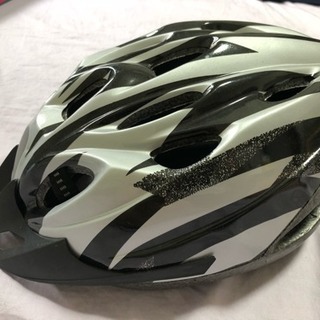 サイクリングヘルメット