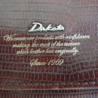 Dakota イタリア製牛革 ﾚﾃﾞｨｰｽ　長財布