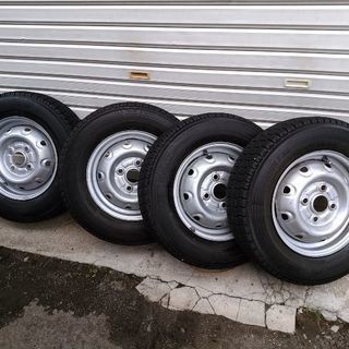  145/80R12 74Q　ホイール付きスタッドレスタイヤ　軽...