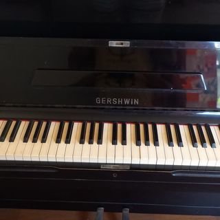 アップライトピアノ　ガーシュイン　GERSHWIN　白鳥楽器、ス...