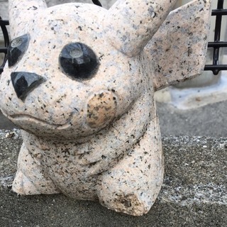 ピカチュウ 石像