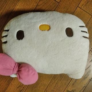 ハローキティ　低反発クッション　枕