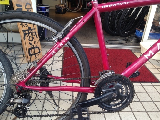 値下げ マリン ミュアウッズ 人気 マルーンのMTB 街乗りスリックタイヤ  