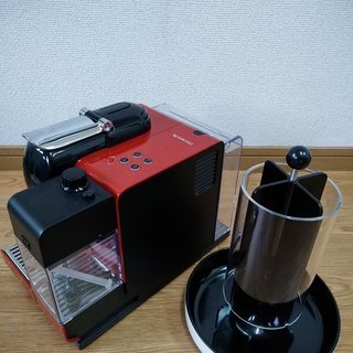 ネスプレッソ カプセルディスペンサー付　１４年製　赤　コーヒーメ...